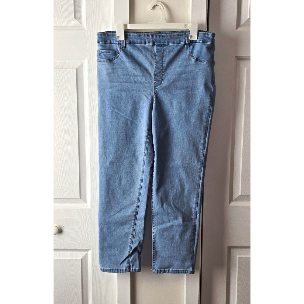 Time And Tru Women's Light Wash Blue Straight Leg Stretch Mid Rise Jeans XL